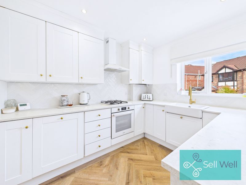 Property photo 3 of 25 Kitchen