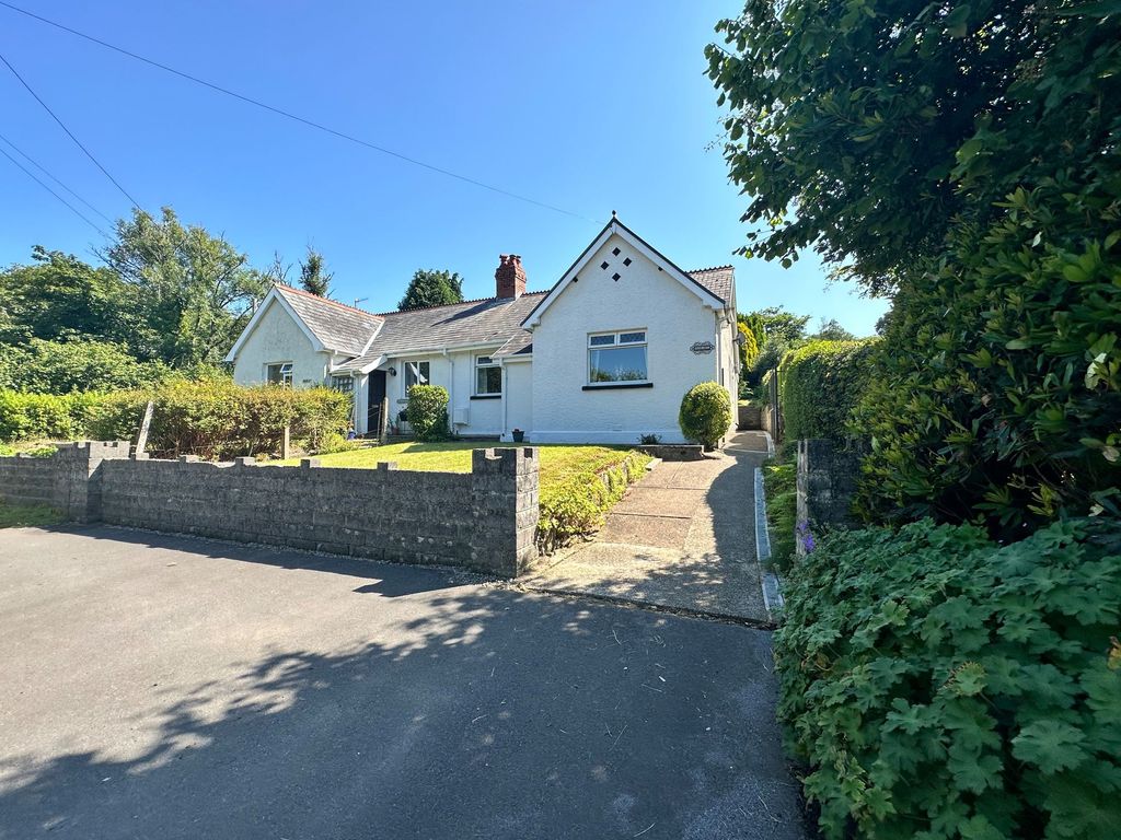 Property photo 1 of 98