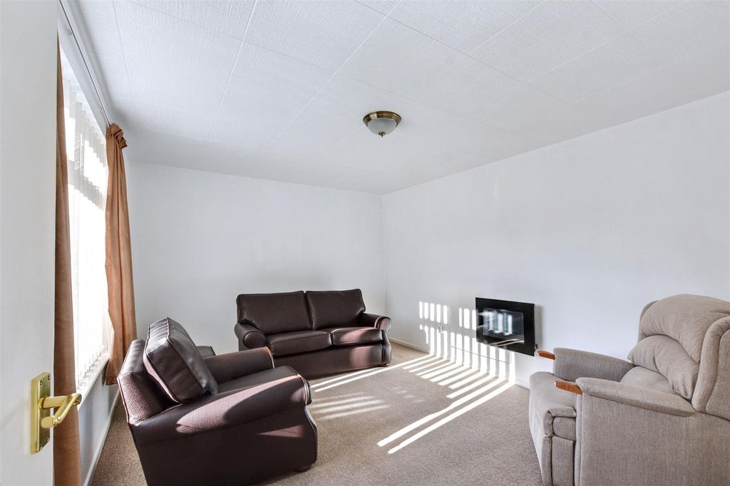Property photo 2 of 20 Lounge_1.Jpeg