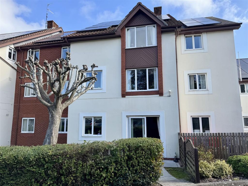 Property photo 1 of 10 Restway Wall