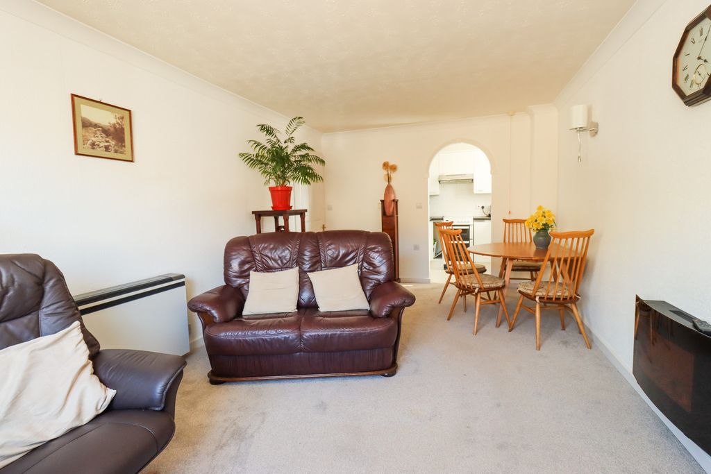 Property photo 3 of 10