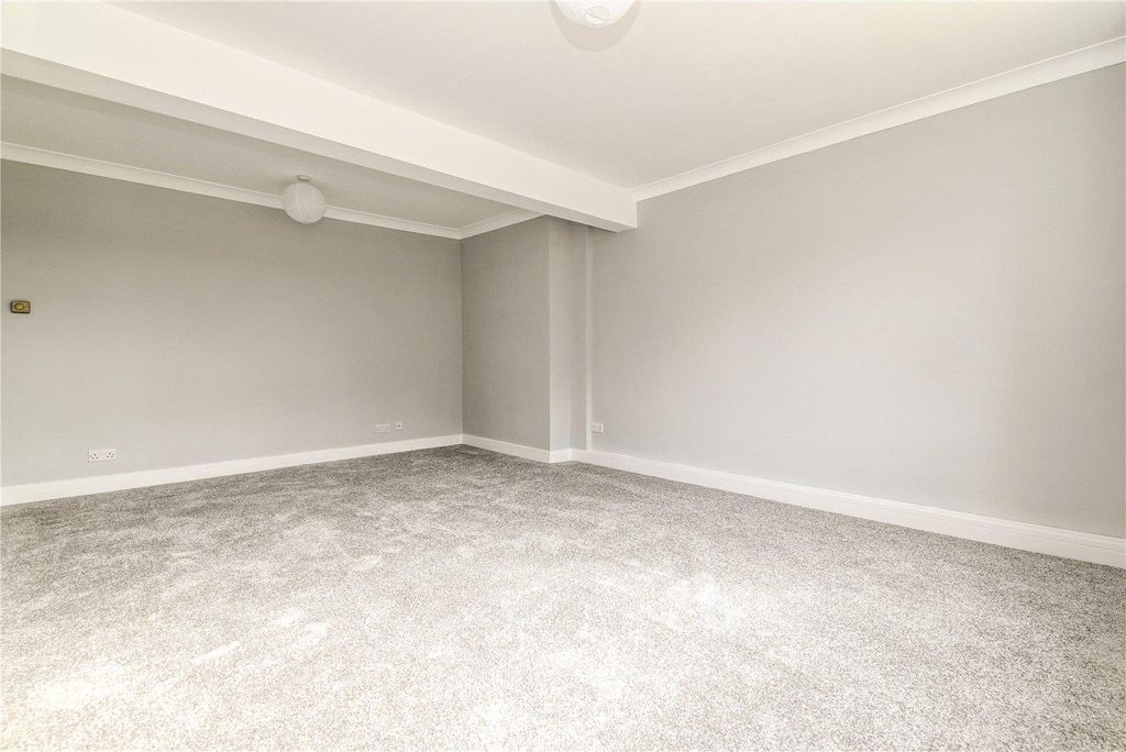 Property photo 3 of 15 Picture No. 05