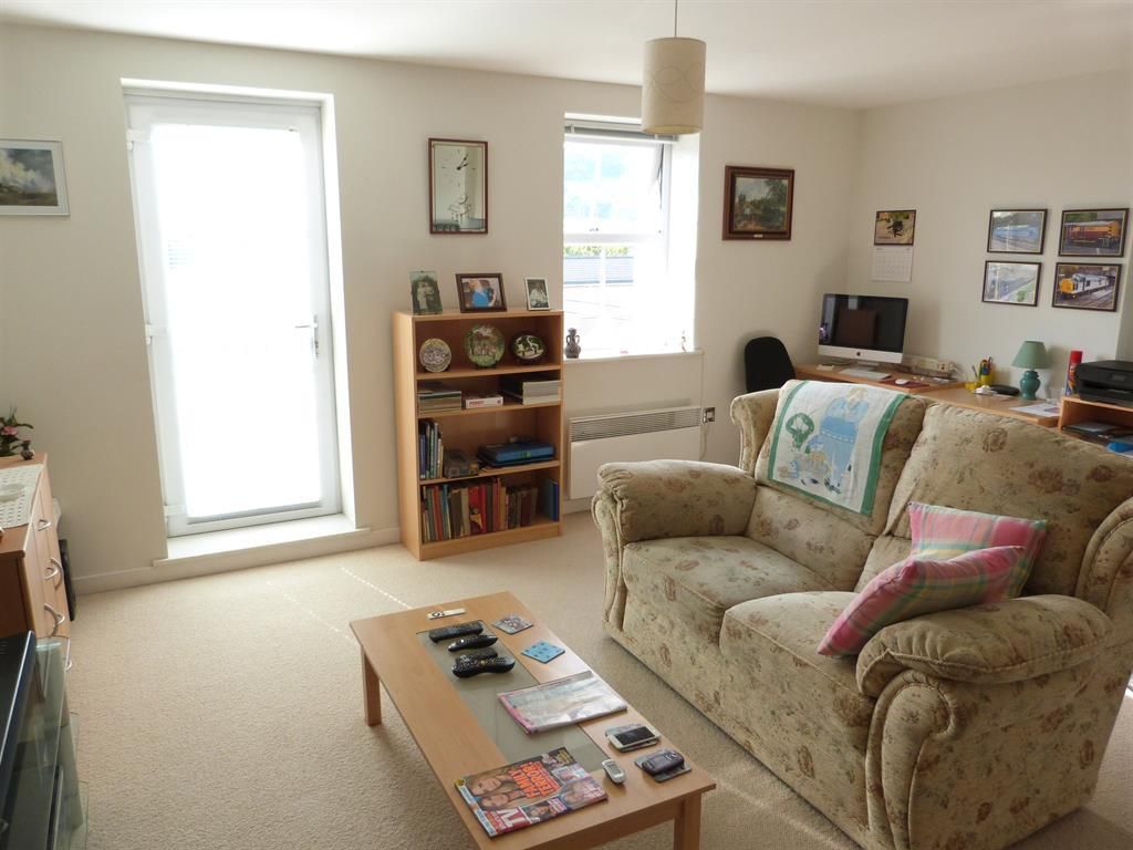 Property photo 3 of 11 Living Area