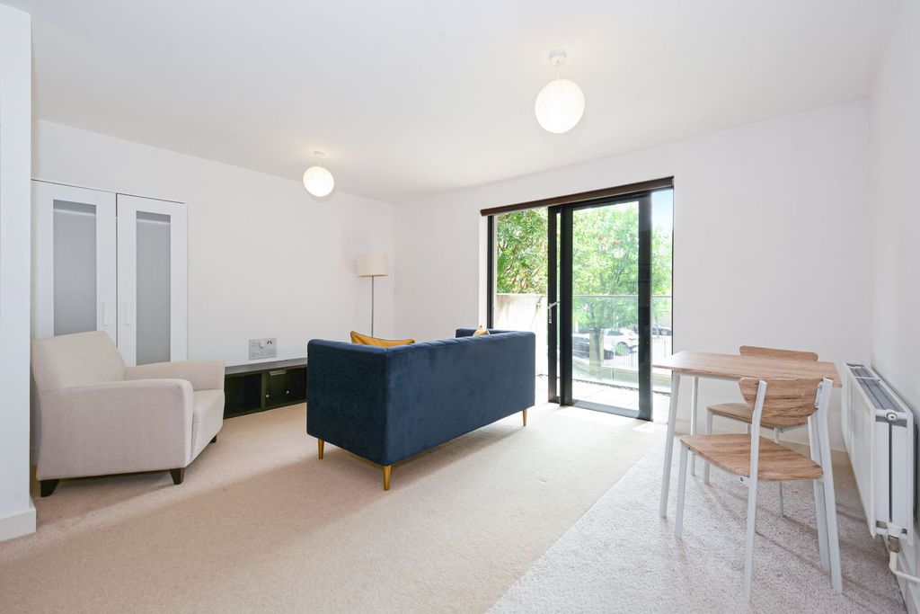 Property photo 1 of 11 N1Ombusw