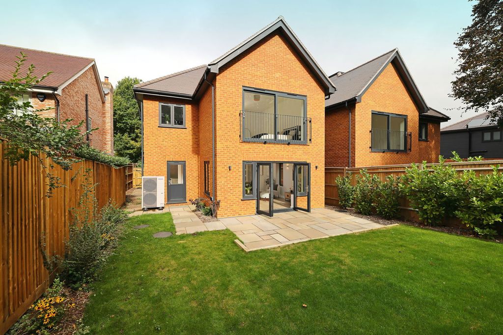 Property photo 1 of 11