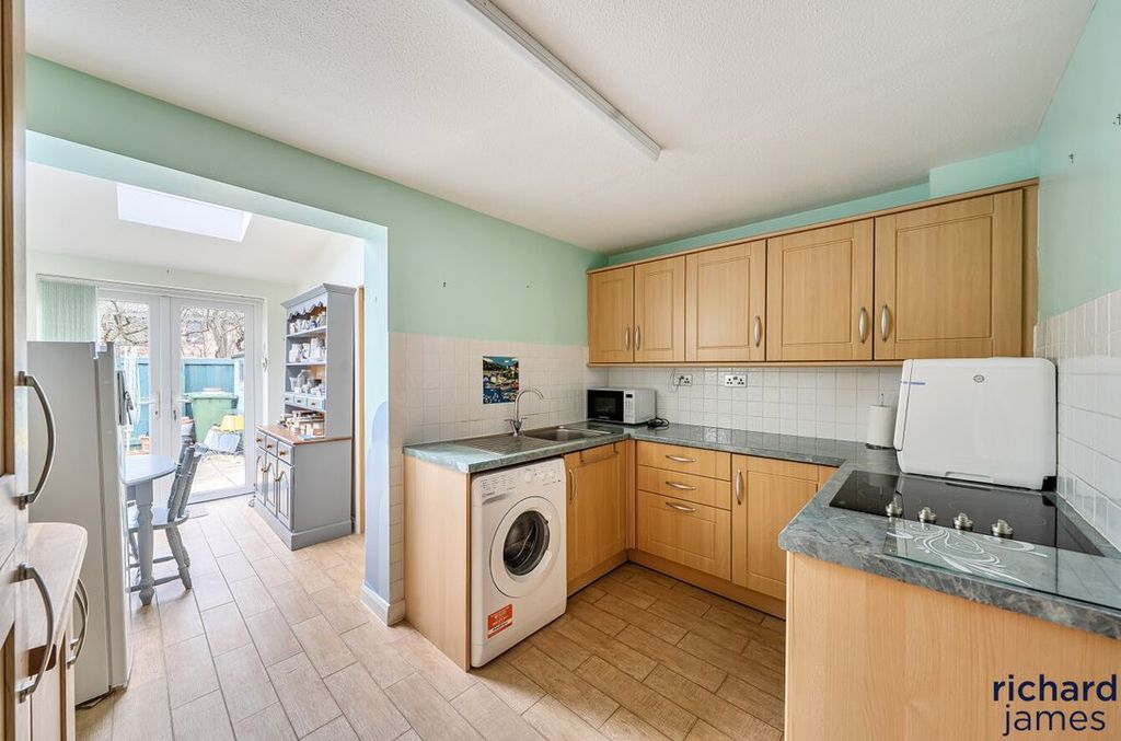 Property photo 3 of 11 c3F4Baae25d6420Abc70E15d8Cab6Fea