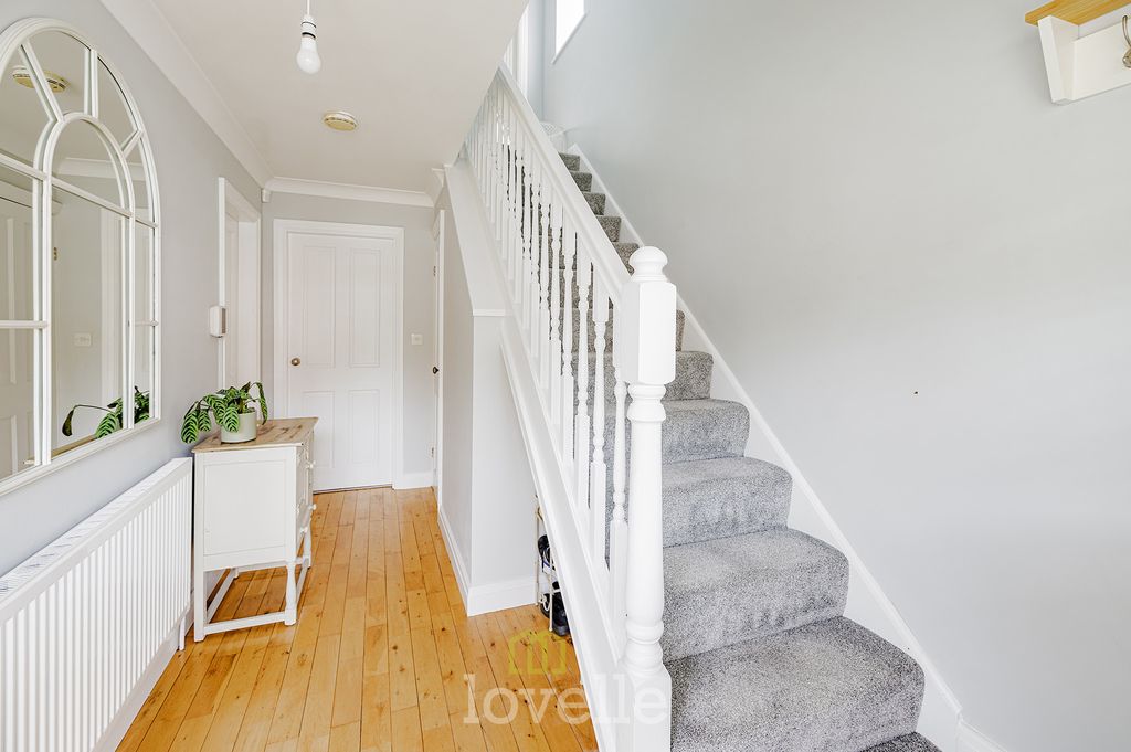Property photo 3 of 35