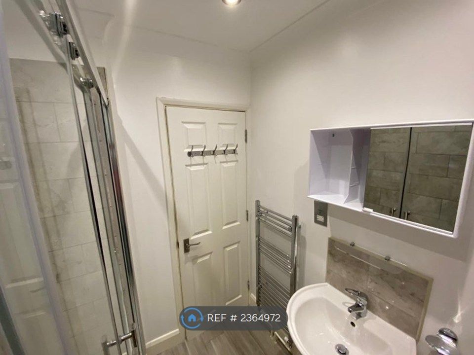 Property photo 3 of 17 Shared Bathroom