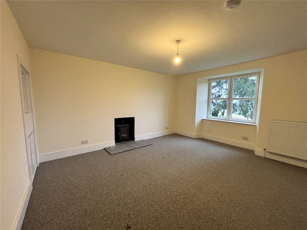 Property photo 2 of 12 Picture No. 02