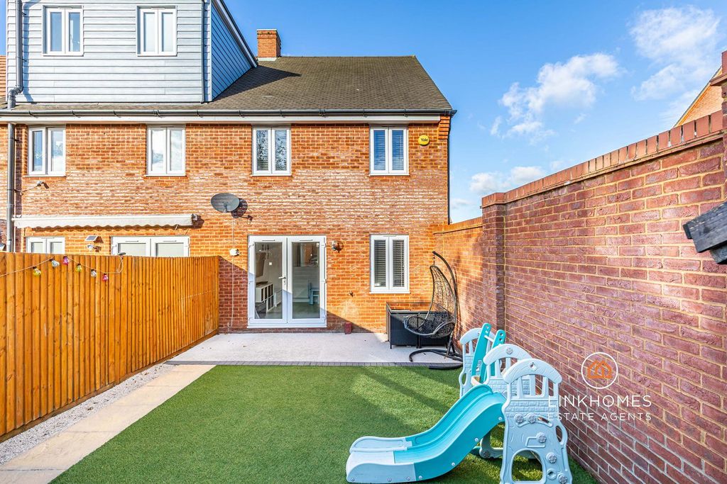 Property photo 1 of 32