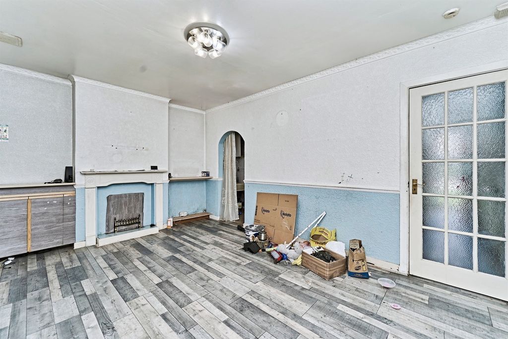 Property photo 2 of 19