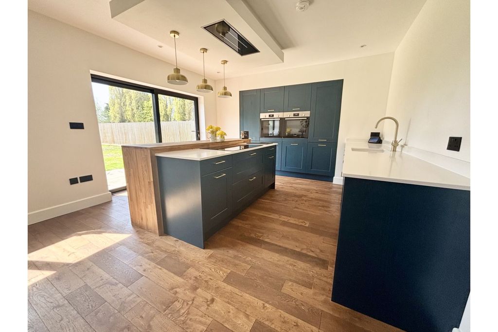 Property photo 3 of 40