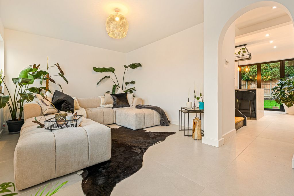 Property photo 3 of 21