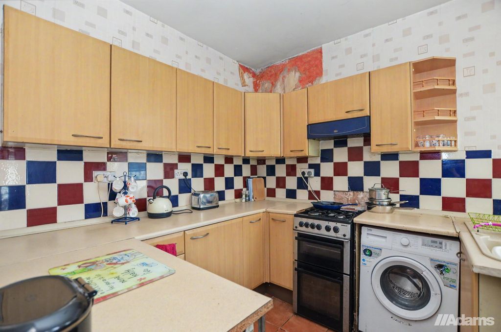 Property photo 3 of 16