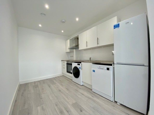 Property photo 3 of 6 Kitchen
