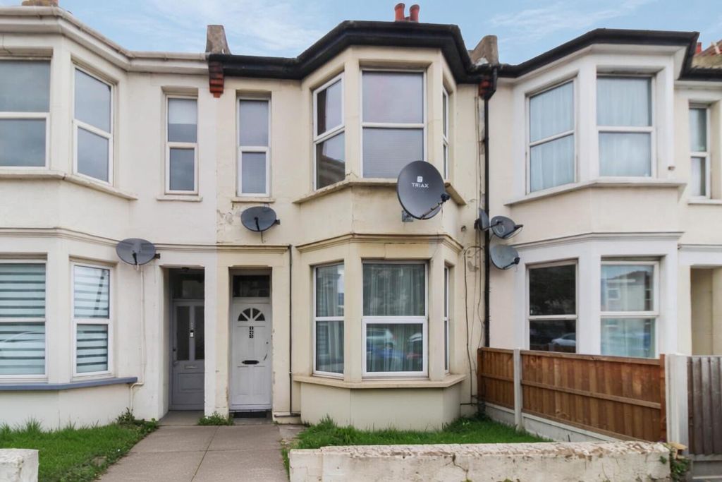 Property photo 1 of 7 Front