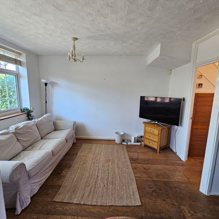 Property photo 3 of 12 Lounge Area