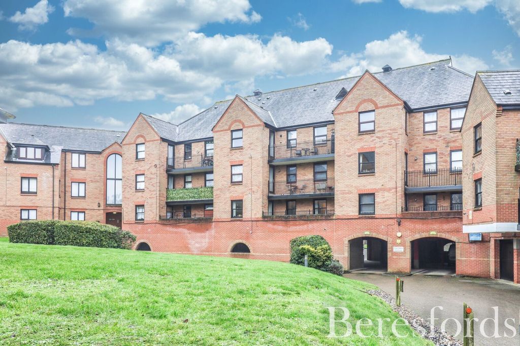 Property photo 1 of 11 Front