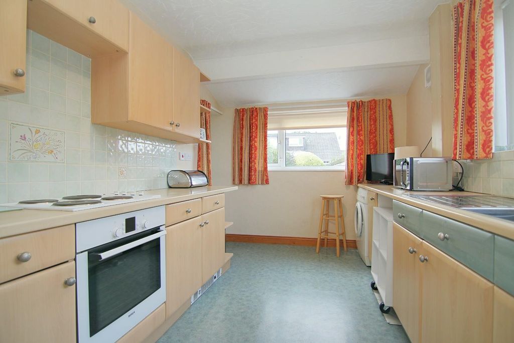 Property photo 2 of 20 Kitchen