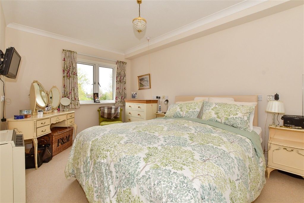 Property photo 1 of 10 Bedroom 1