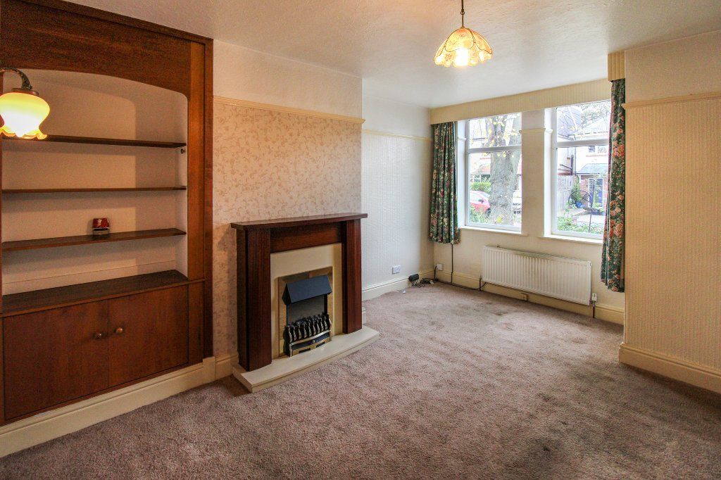 Property photo 2 of 12 Lounge