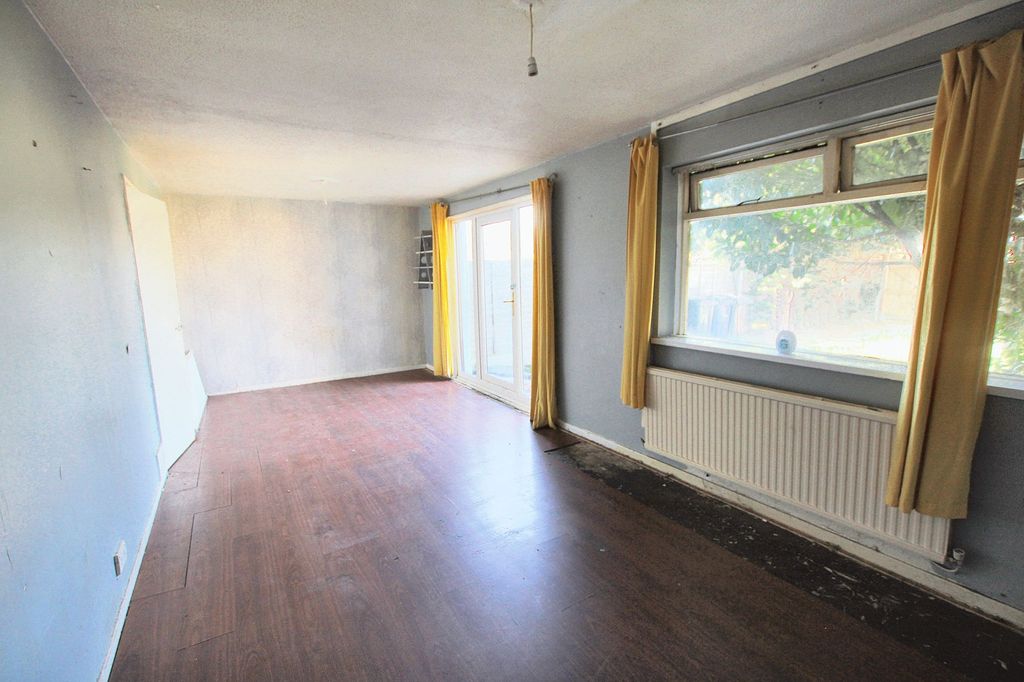 Property photo 3 of 11