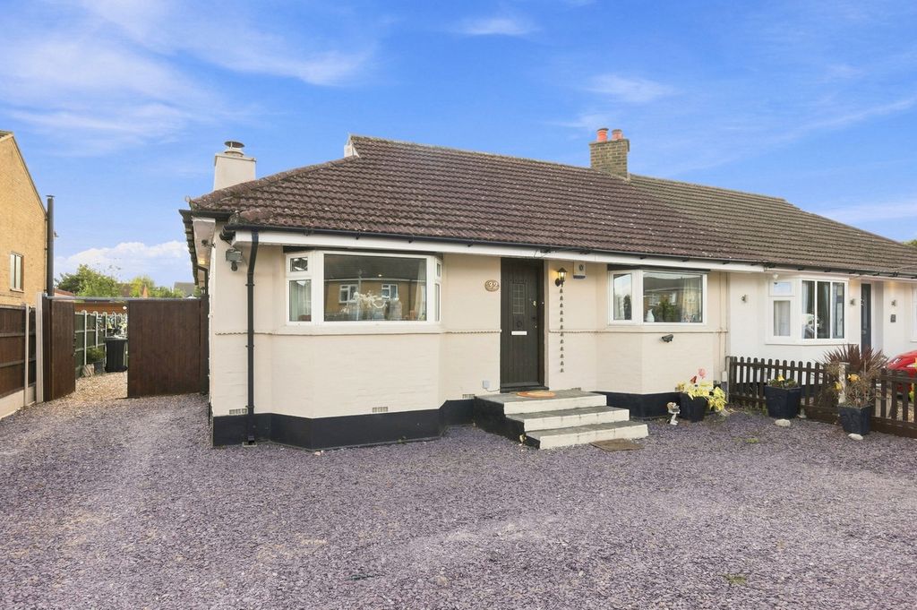 Property photo 2 of 27