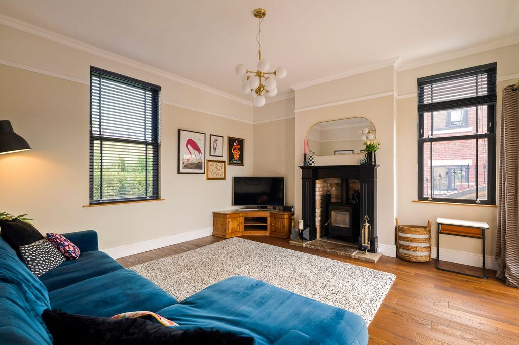 Property photo 3 of 32