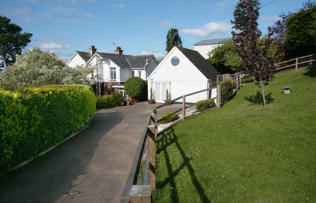 Property photo 1 of 37