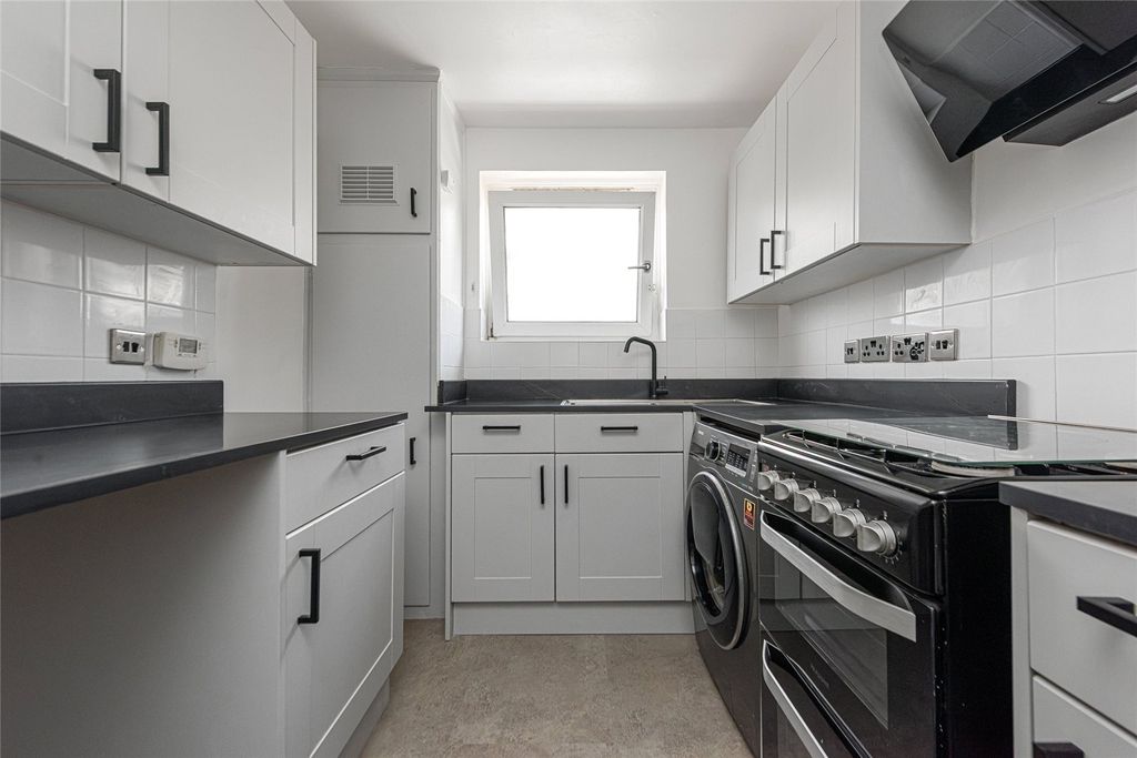 Property photo 1 of 17 Picture No. 22