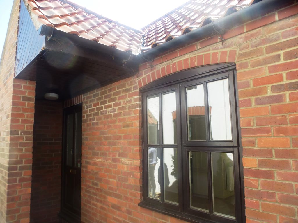 Property photo 1 of 8 Front