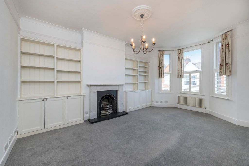 Property photo 2 of 7