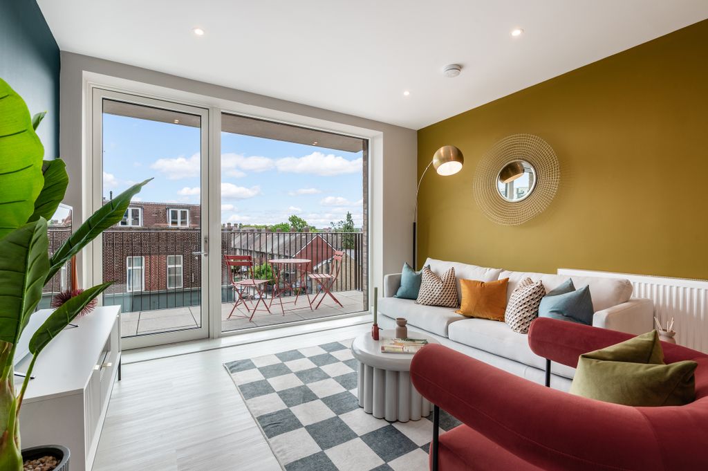 Property photo 2 of 24