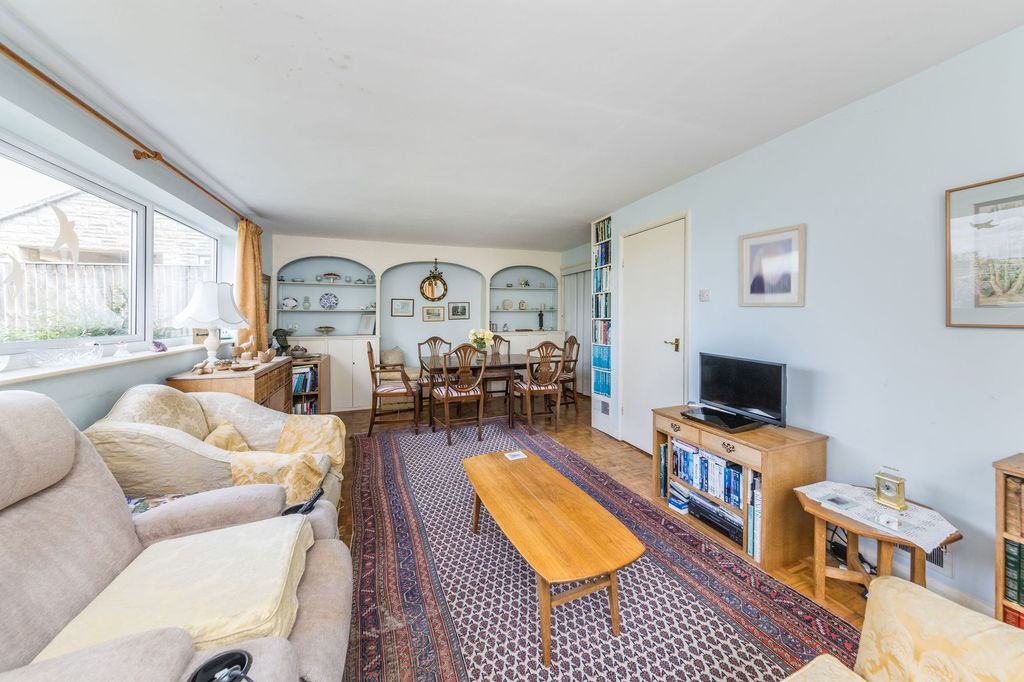 Property photo 2 of 35