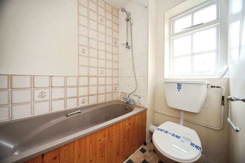 Property photo 3 of 4