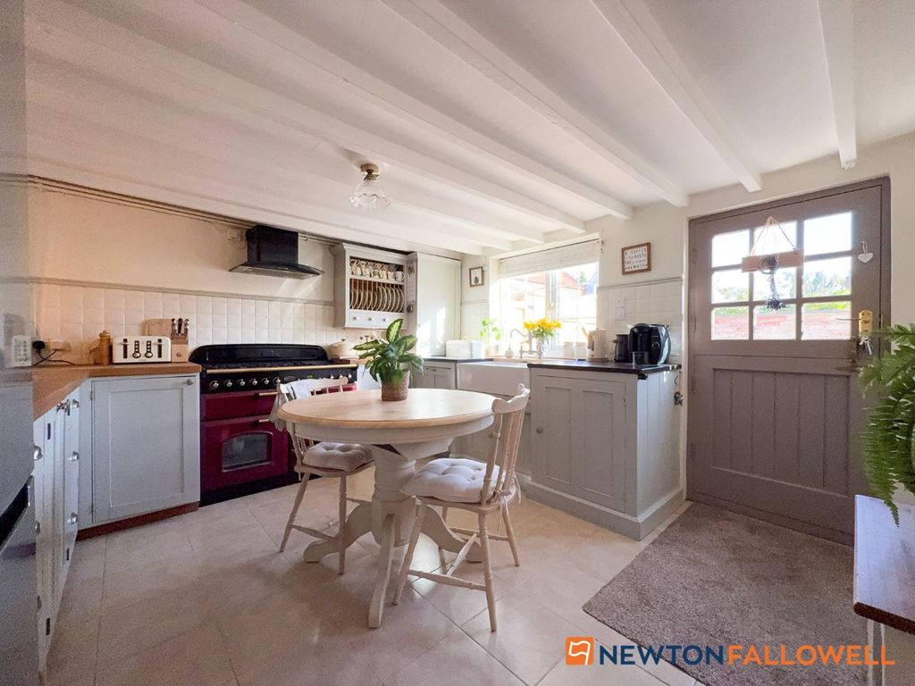 Property photo 3 of 27 Kitchen