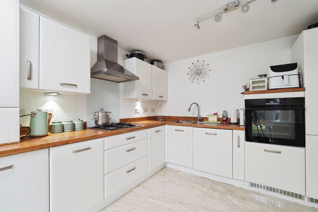 Property photo 3 of 15 Pbox-Img.Jpg