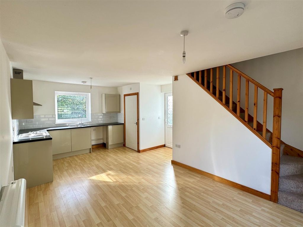 Property photo 2 of 9 Lavinia House Lounge And Kitchen