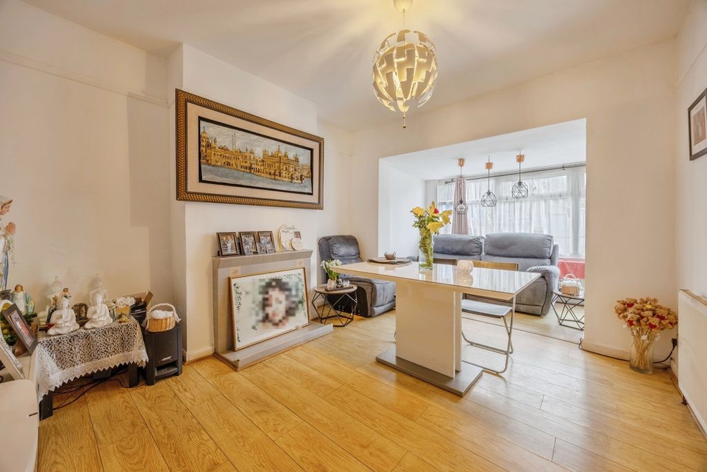 Property photo 2 of 20 Pbox-Img.Jpg