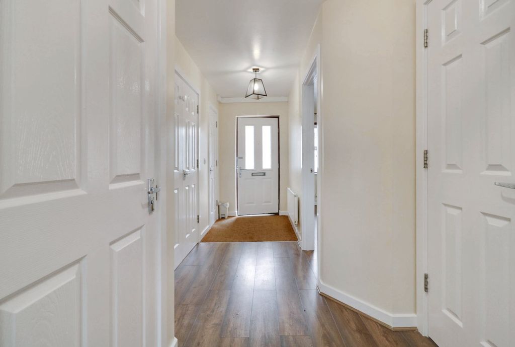 Property photo 3 of 25