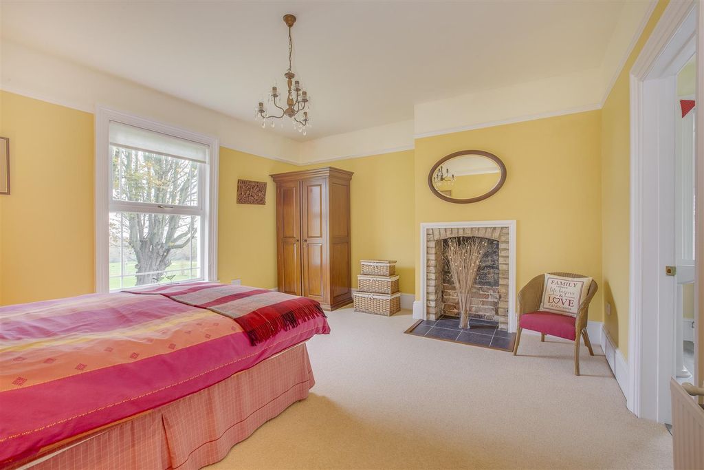 Additional image 24 of 6 bed detached house for saleThe Ride, Totternhoe, Bedfordshire LU6