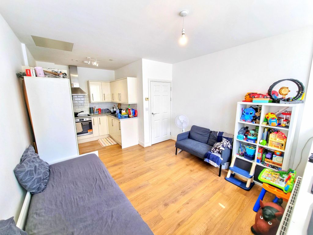Property photo 3 of 11