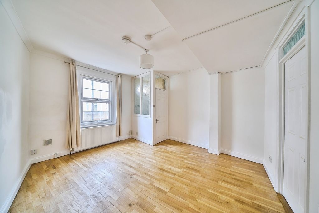 Property photo 2 of 17 Photo