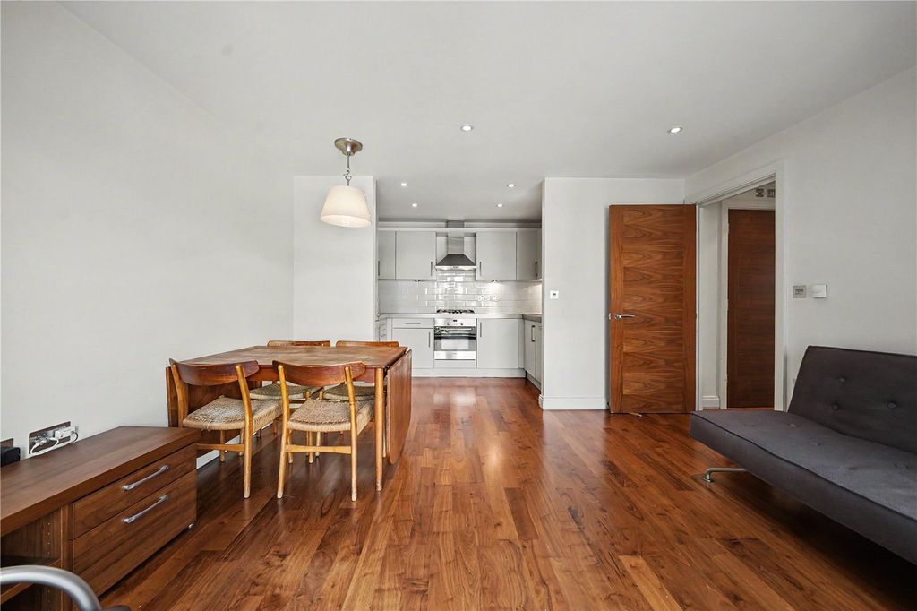 Property photo 3 of 11 Picture No. 13