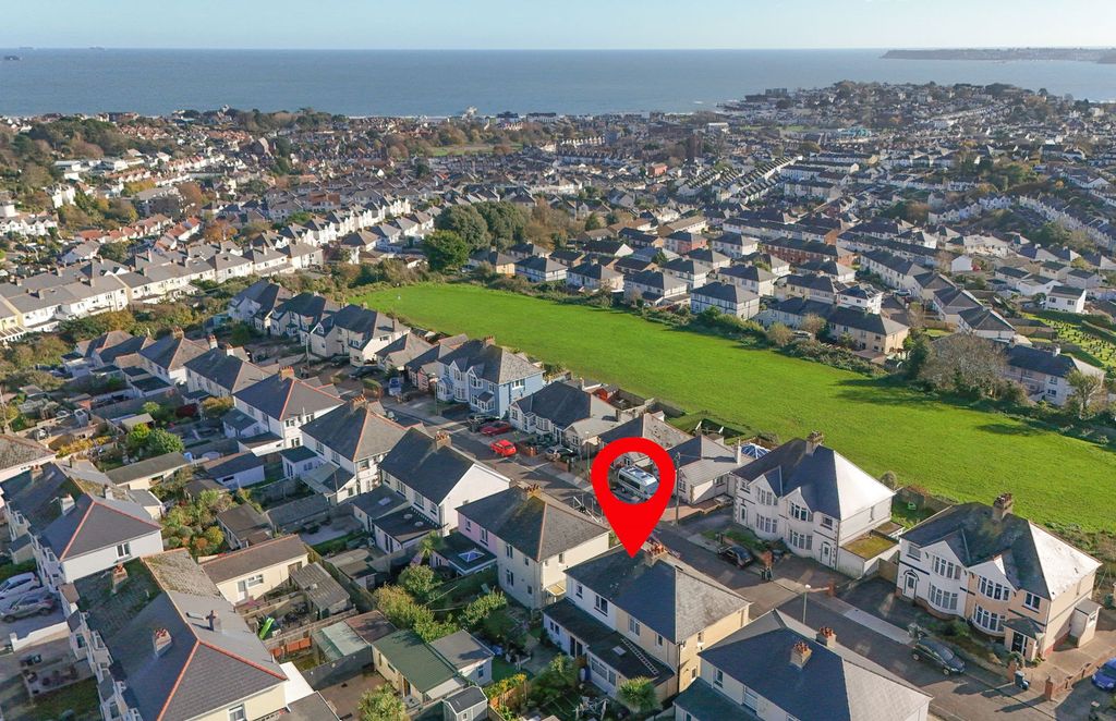 Property photo 2 of 22