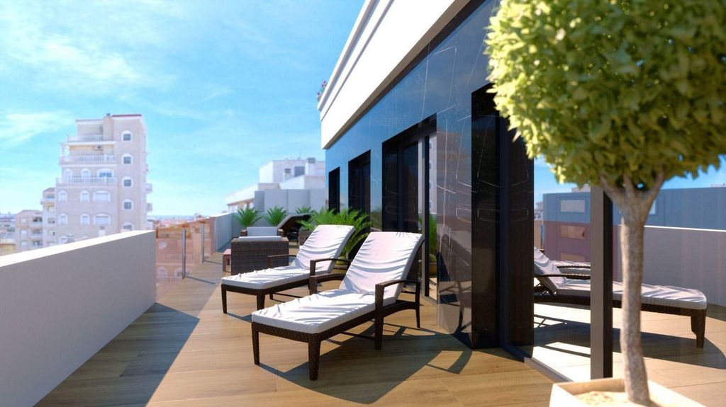 Property photo 1 of 37 Penthouse In Torrevieja N9334