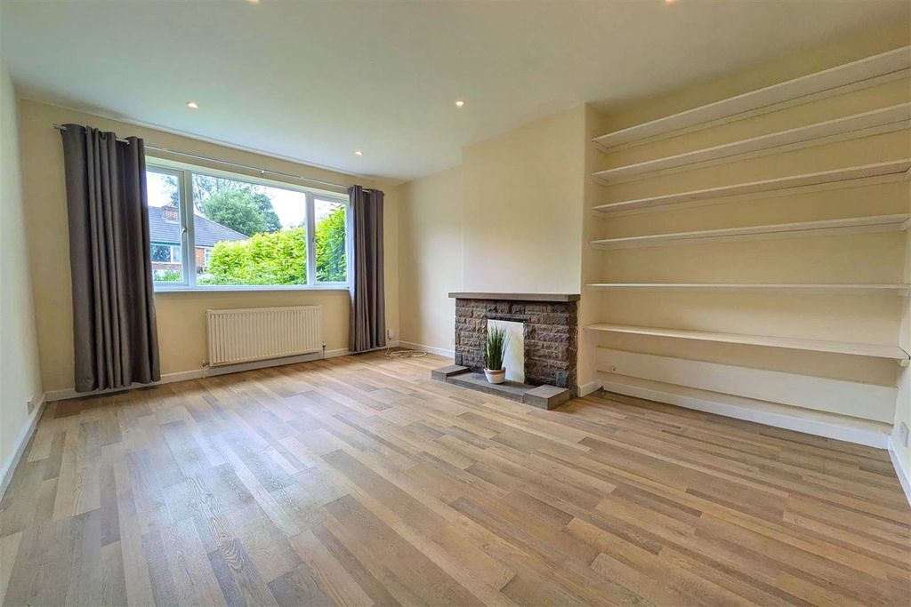 Property photo 2 of 8 Lounge