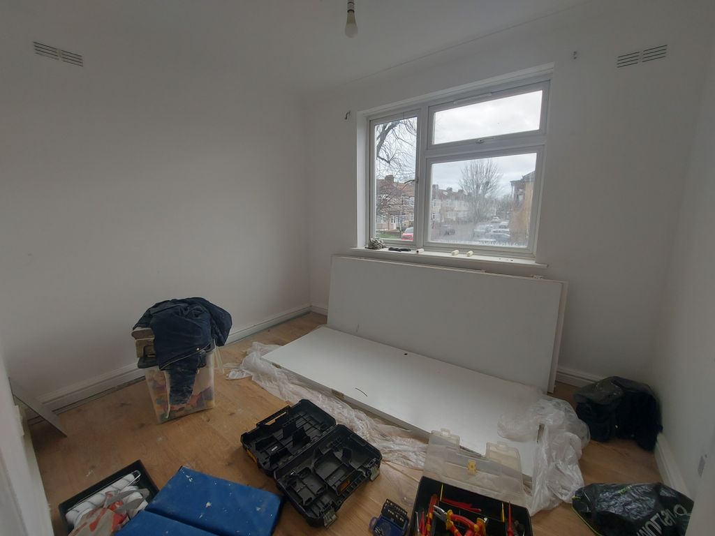 Property photo 2 of 6 Gallery