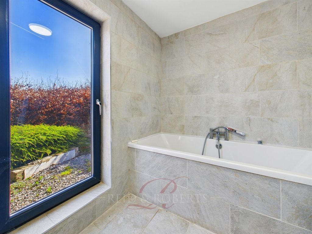 Property photo 3 of 48 Cam04884G0-Pr0043-Still025.Jpg