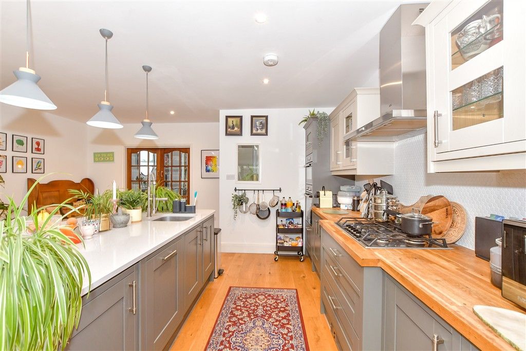 Property photo 3 of 11 Kitchen/Dining Room